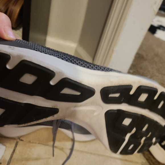 Nike - Picture 2 of 2